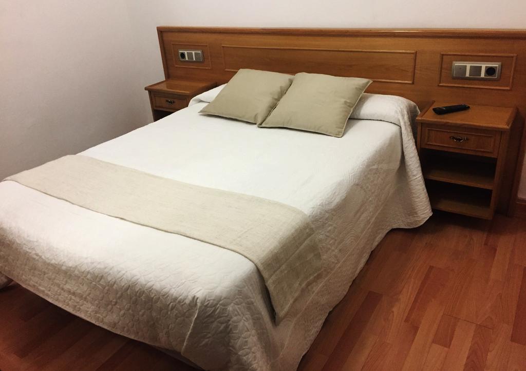Hostal La Casilla Guitiriz Esterno foto