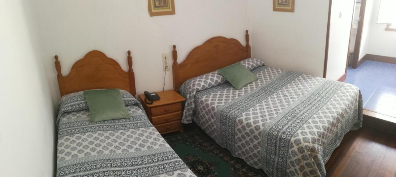 Hostal La Casilla Guitiriz Esterno foto